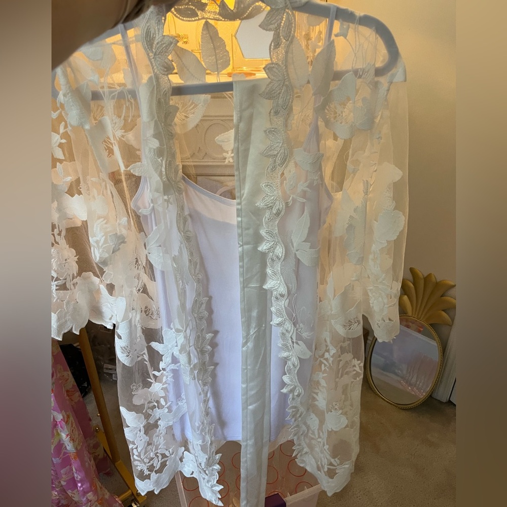 White Embroidery Lace Bridal Robe